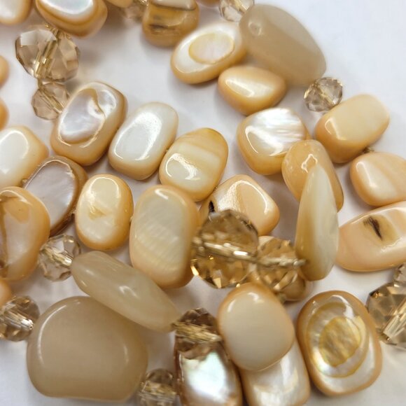Pastel Beige Mother of Pearl Necklace Shell Bead Chips Three Strand Bib Necklace - Picture 7 of 10